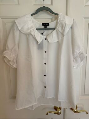 GiGio USA White Ruffled Collar Button-Front Blouse